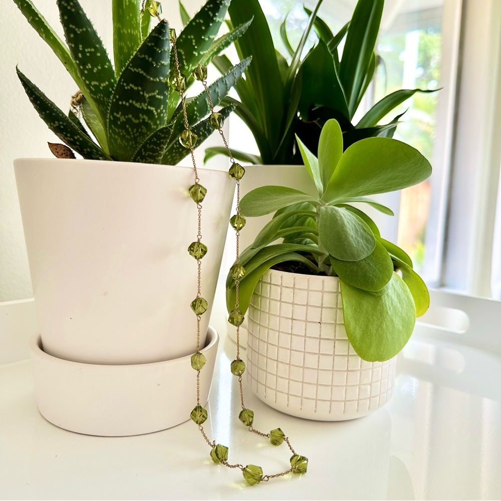 | banana republic • green glass drop necklace | - Picture 3 of 10